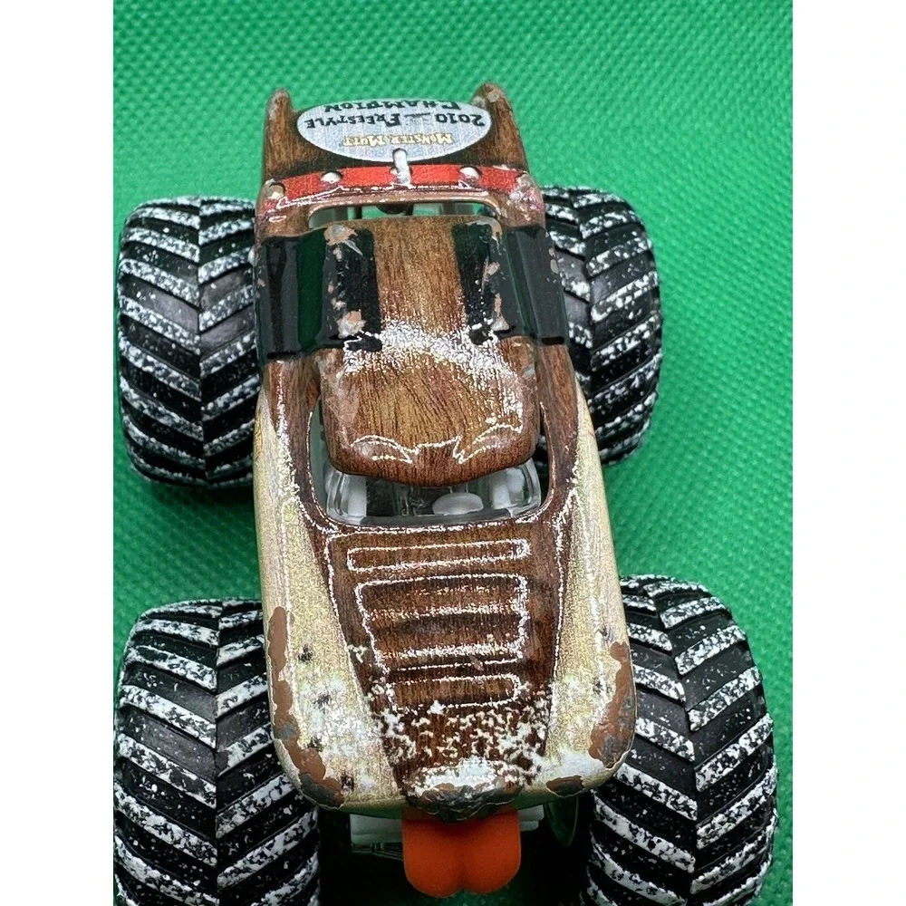 Monster Mutt Hot Wheels Monster Jam Monster Truck 1:55 Scale DieCast‎ Used